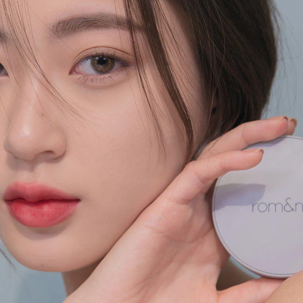 Base de maquillaje semi-mate en formato cushion tono 25-4