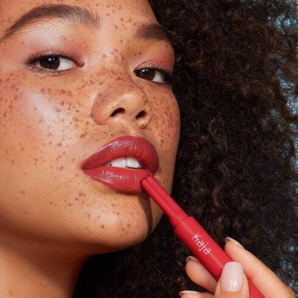 Barra Labial Con Forma Corazón 01 Too Hot Kaja-3