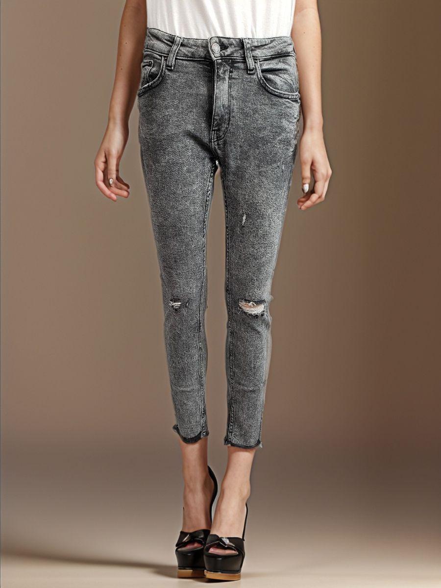 Jeans Bershka Talla 34 (7001)-0