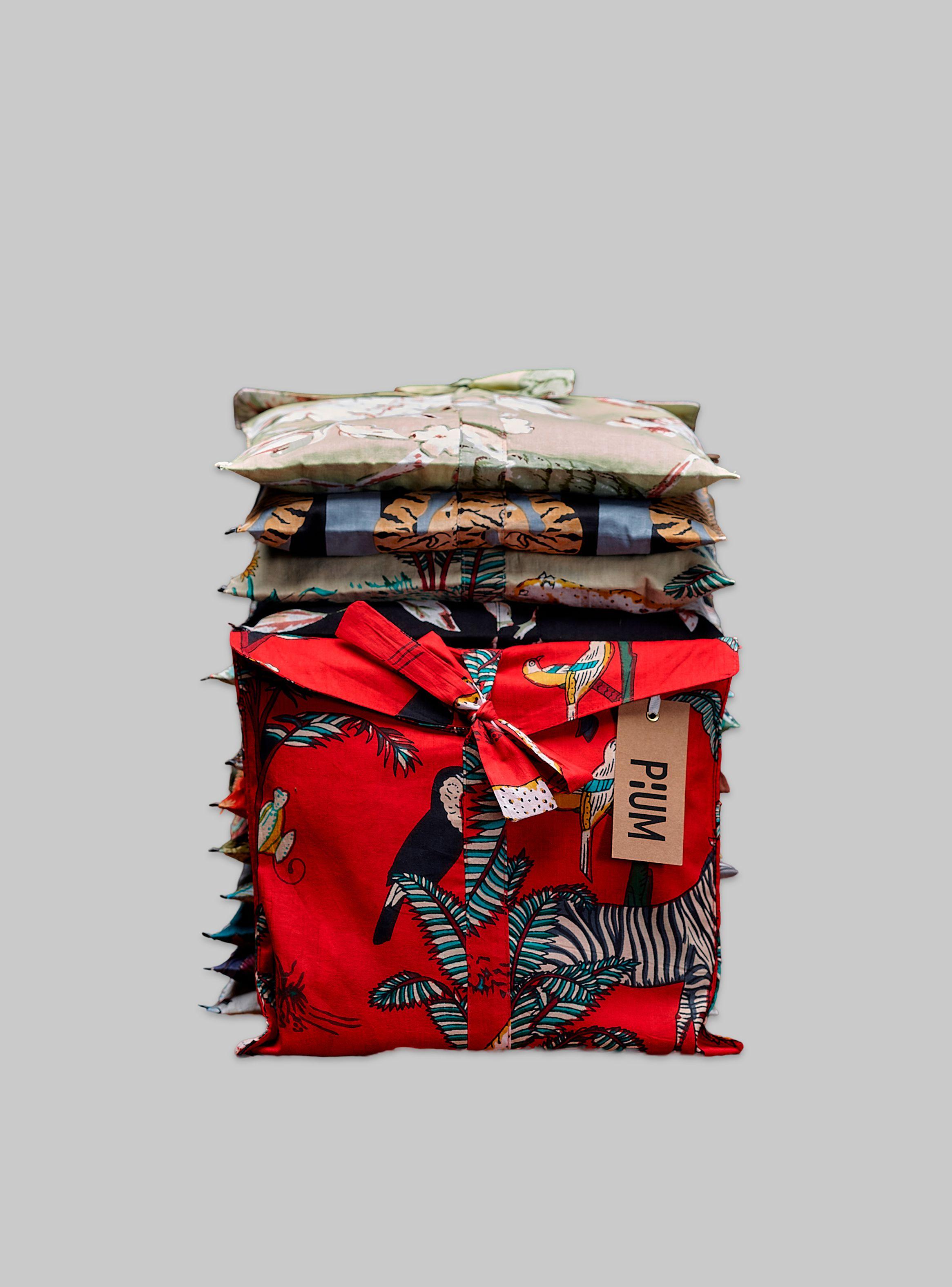 Pijama 2 piezas pantalón y camisa estampado full color jungle red talla M-1