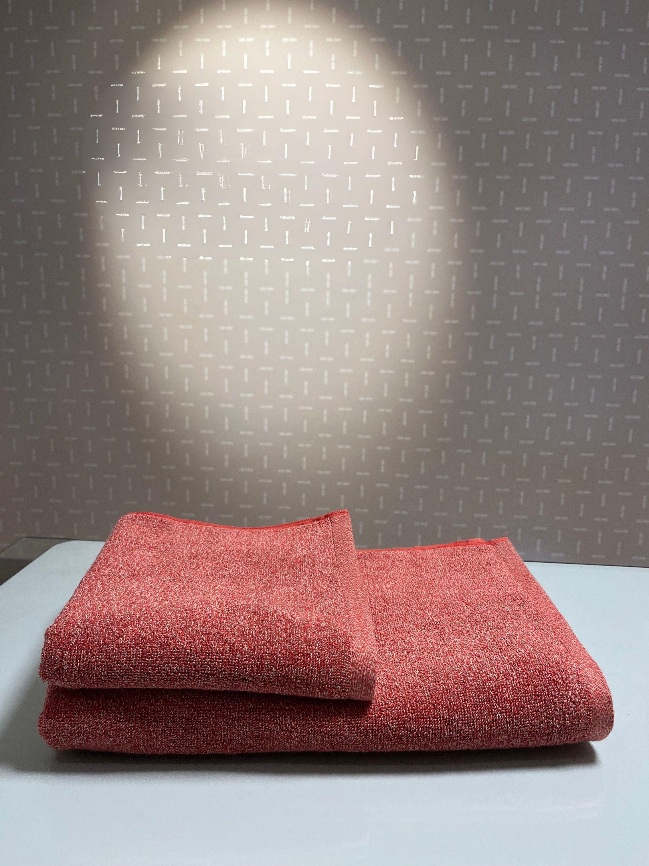 Set 1 toalla de mano y 1 de baño, 100% algodón, jaspeado color rojo/crudo-0