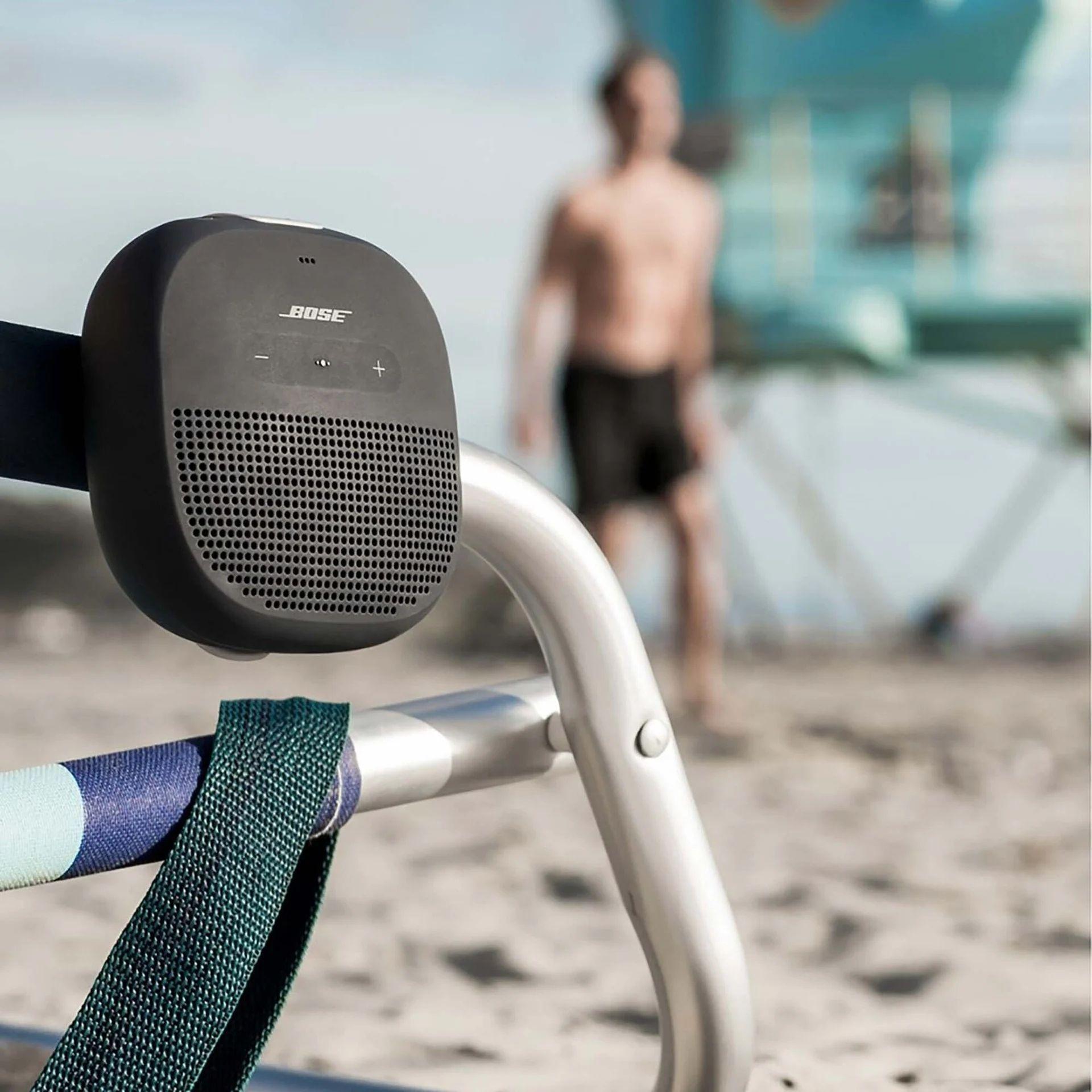 Parlante Bluetooth Bose SoundLink Micro White Smoke-4
