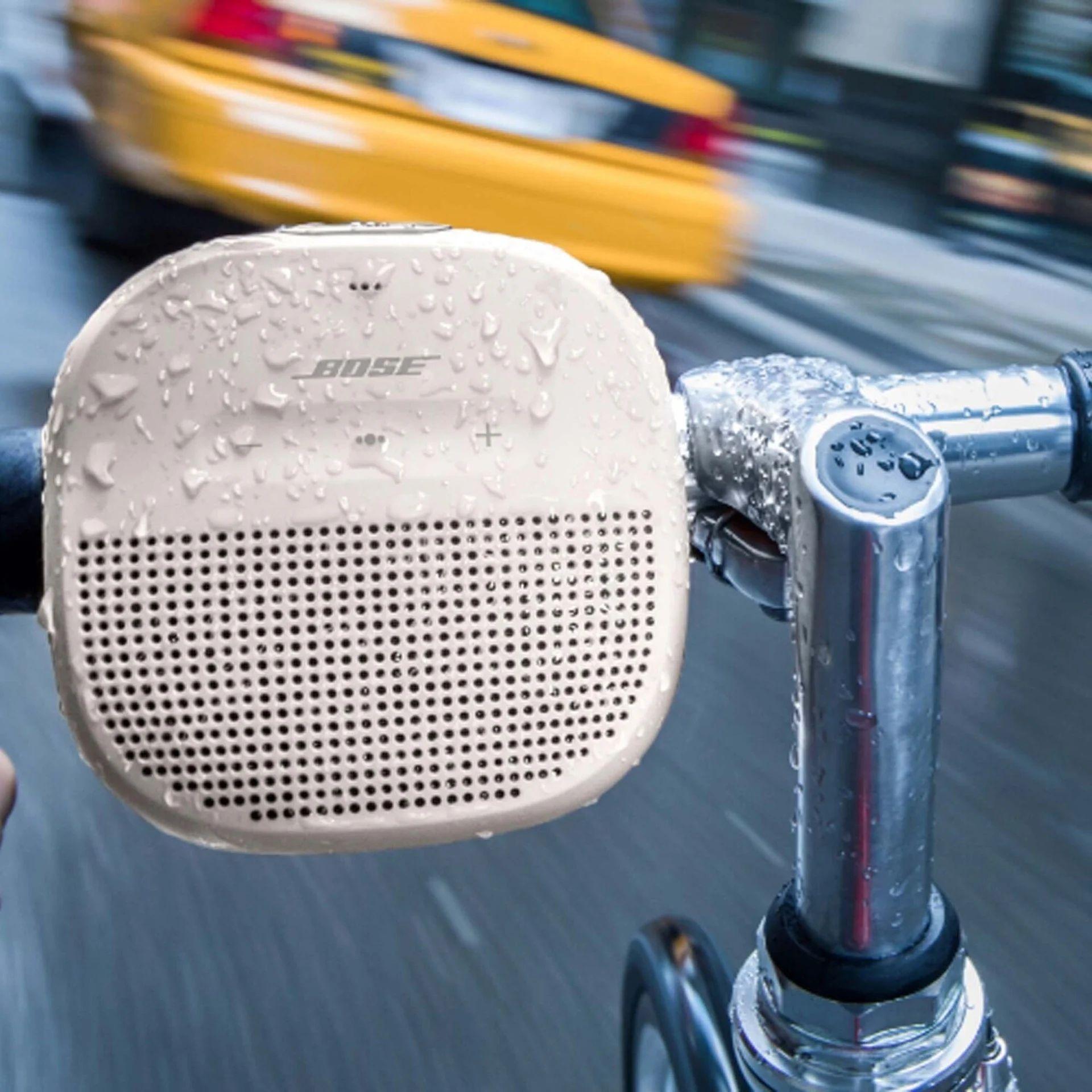 Parlante Bluetooth Bose SoundLink Micro White Smoke-5