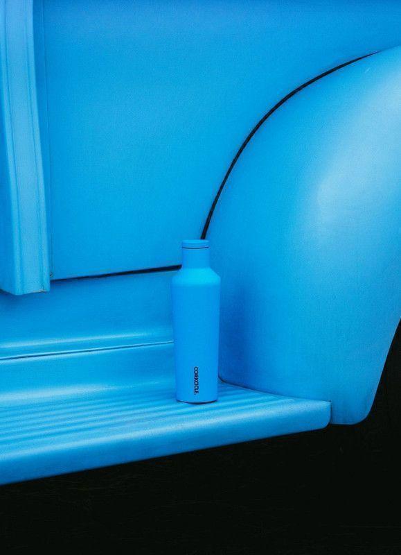 Botella Térmica 473ml CORKCICLE Neon Lights Blue-3