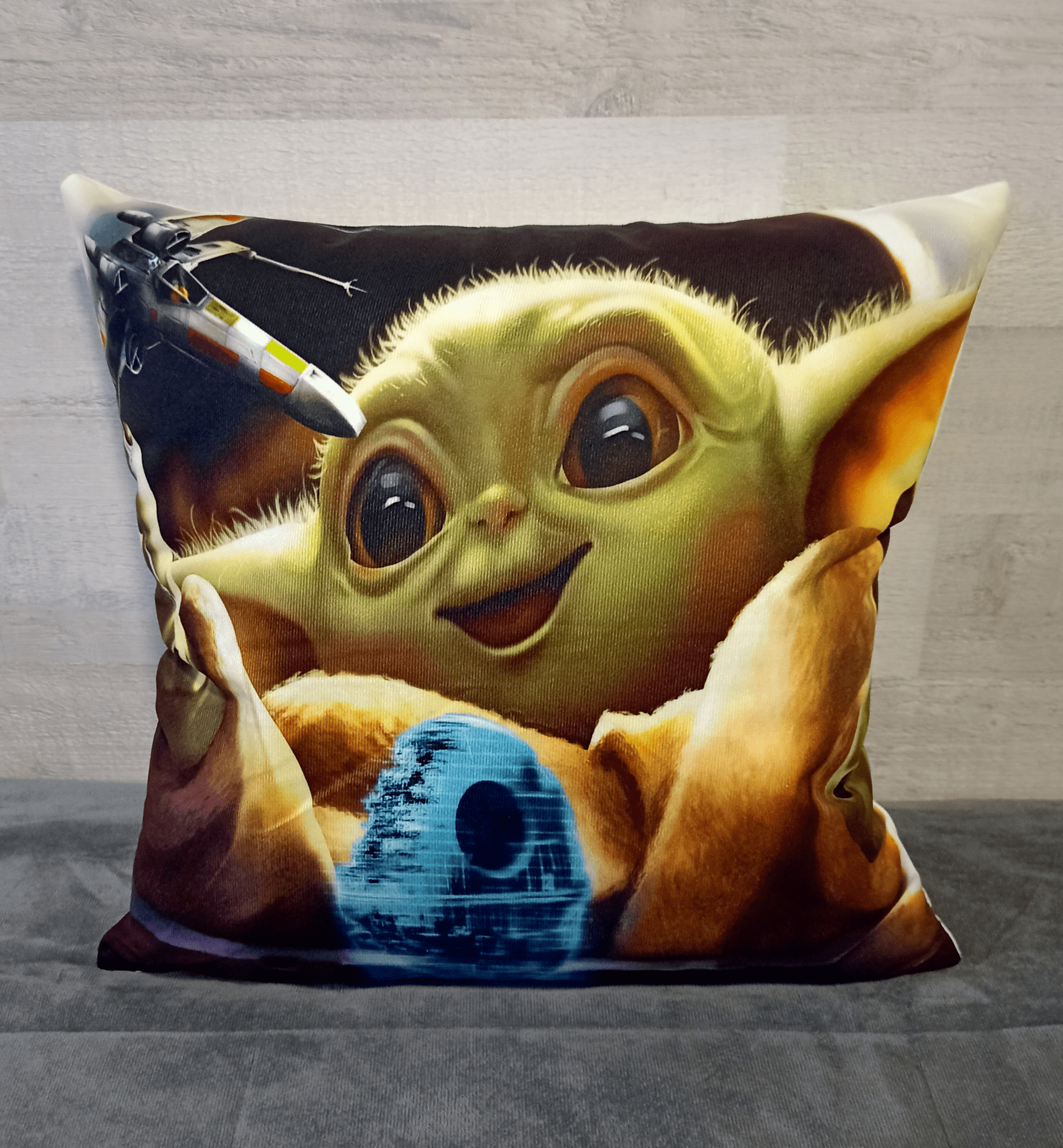 Cojín Felpa 45x45 cm De Baby Yoda Y Estrella De La Muerte-3