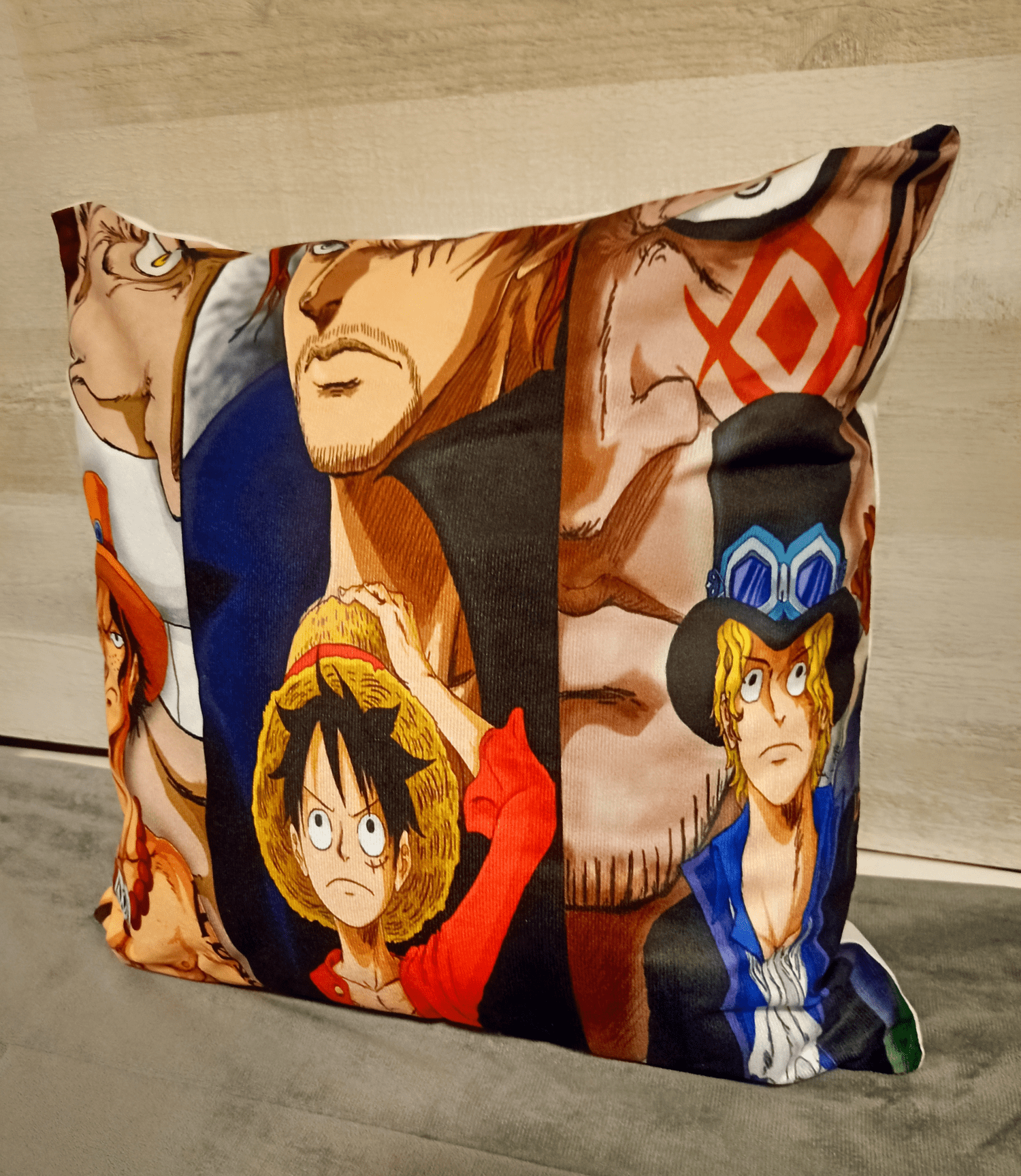 Cojín Felpa 45x45 cm De Luffy Sabo Ace Shanks Extra Suave -2