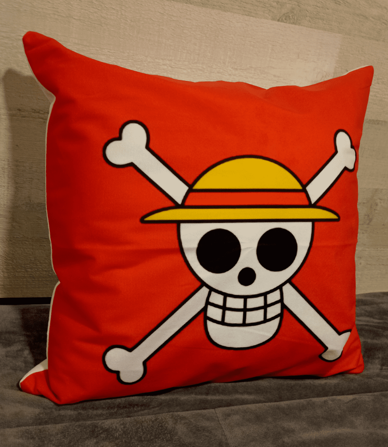 Cojín Felpa 45x45 cm Bandera Pirata Mugiwara Luffy Extra Suave -1