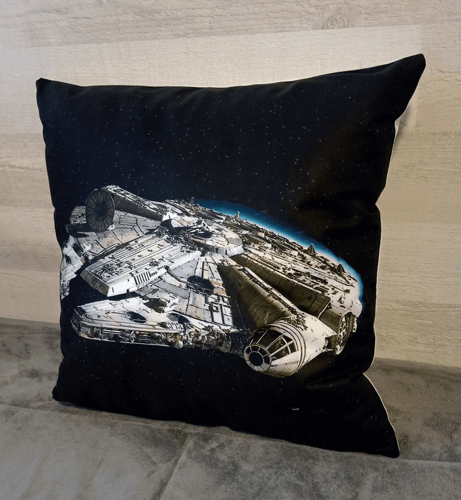 Cojín Felpa 45x45 cm Halcón Milenario Extra Suave -2