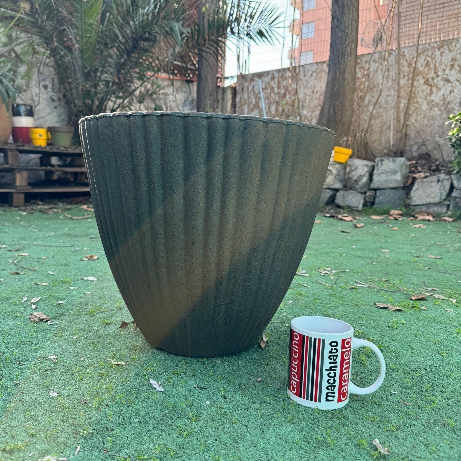 Macetero Grande Vertica 36 Bronce-5