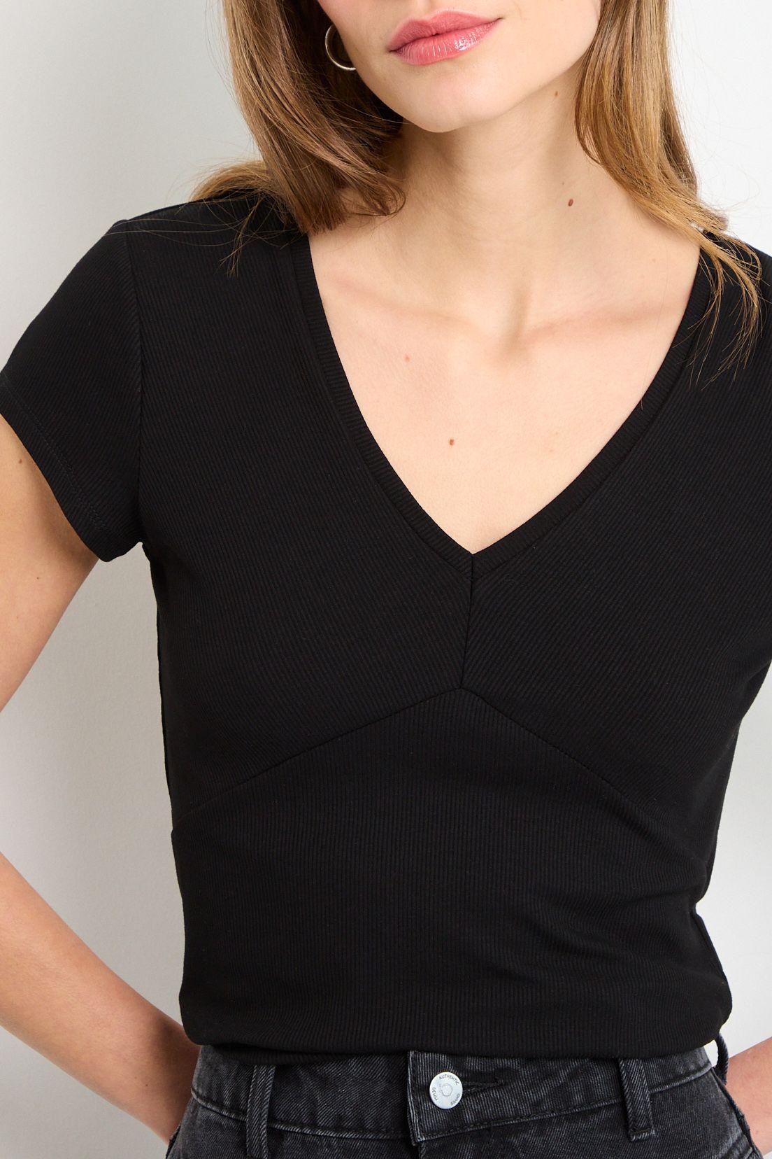 Polera Manga Corta Negro iO 14220225061102-1