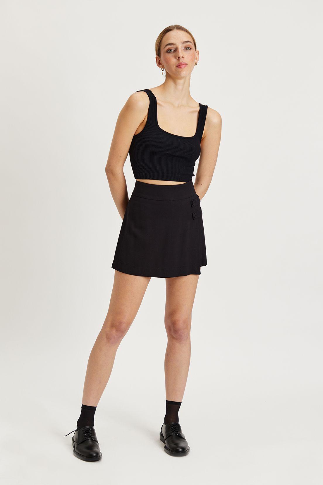 Short Liso Negro iO 11220224002102-0