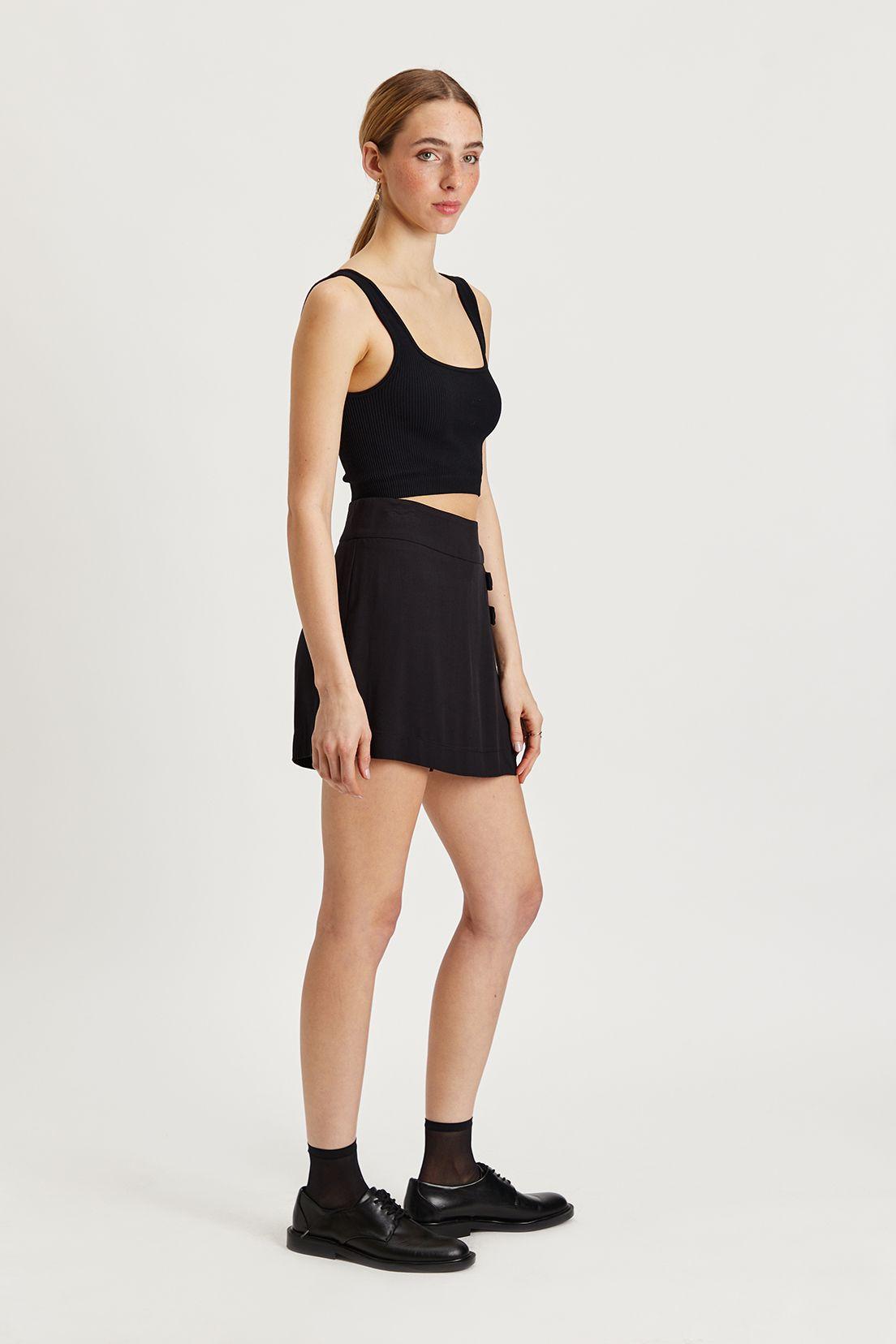 Short Liso Negro iO 11220224002102-3