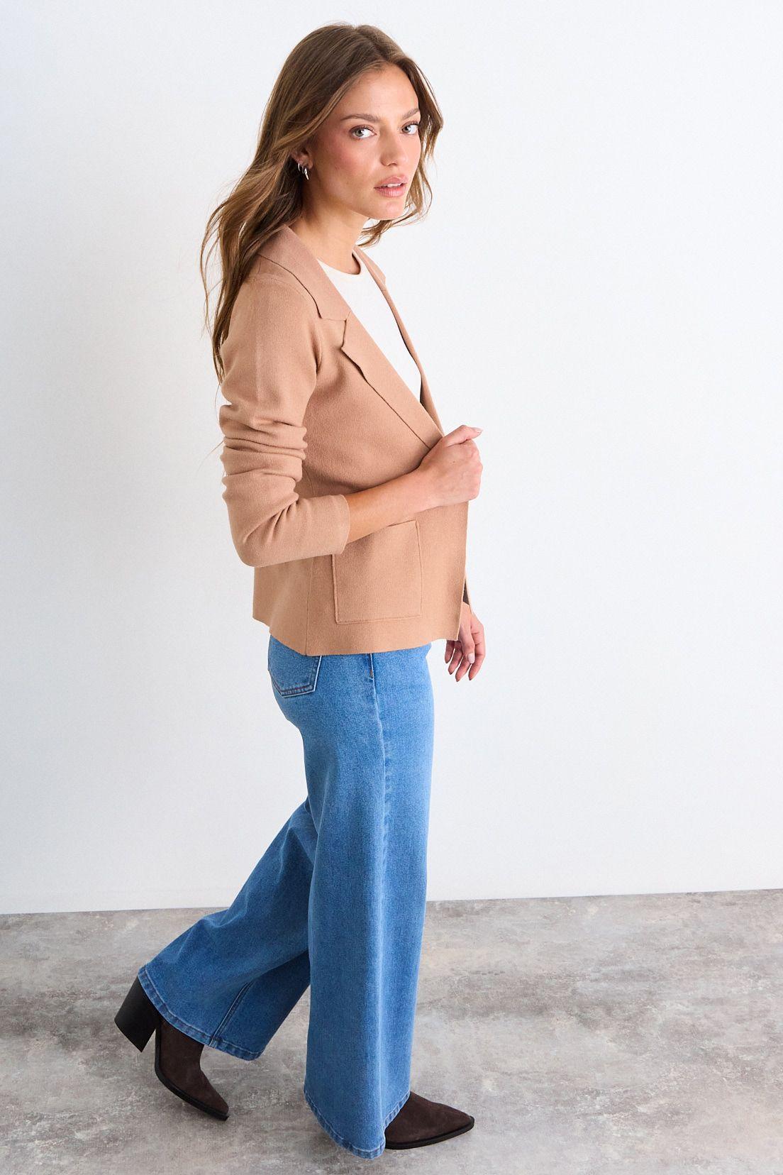 Blazer Tejido Café iO 18020126011129-4