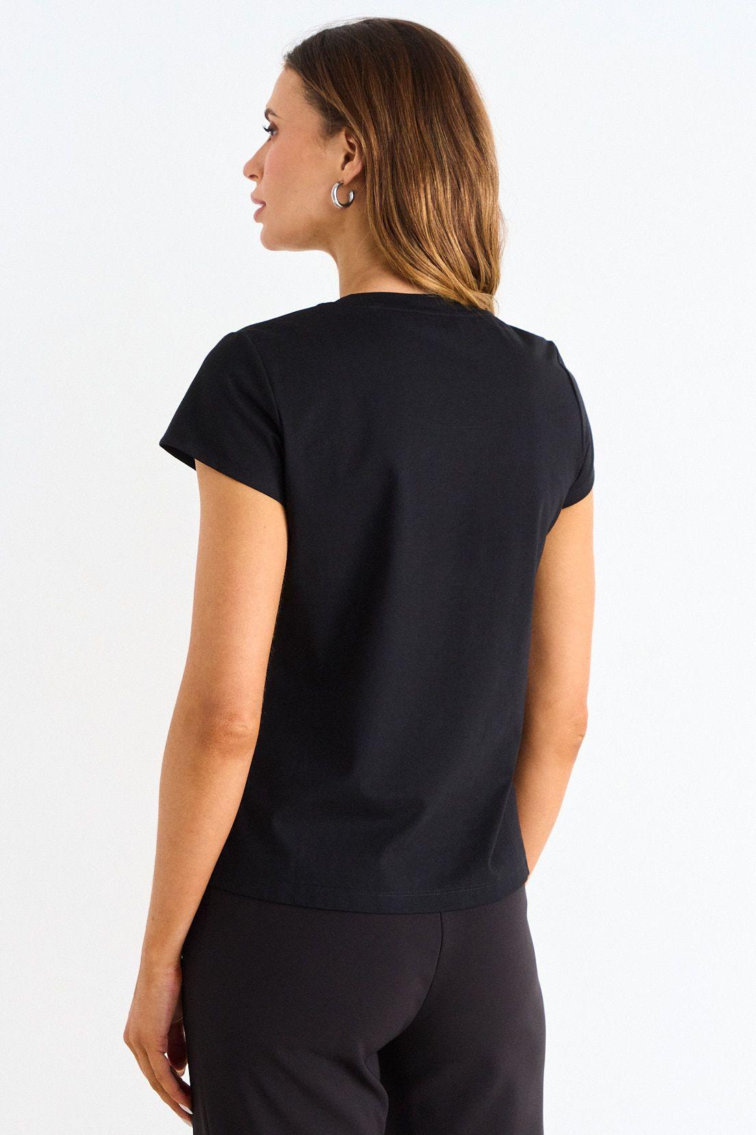 Polera Manga Corta Negro Ash 14607126050102-2