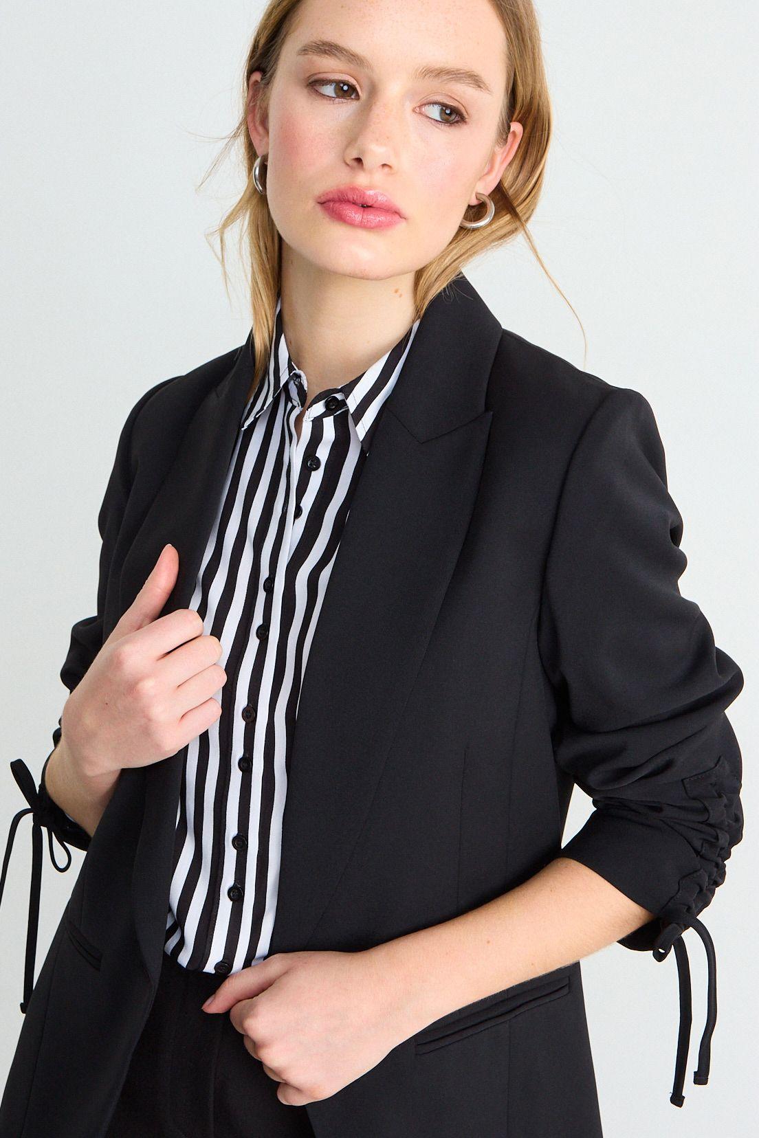 Blazer Liso Negro iO 16020126007102-1