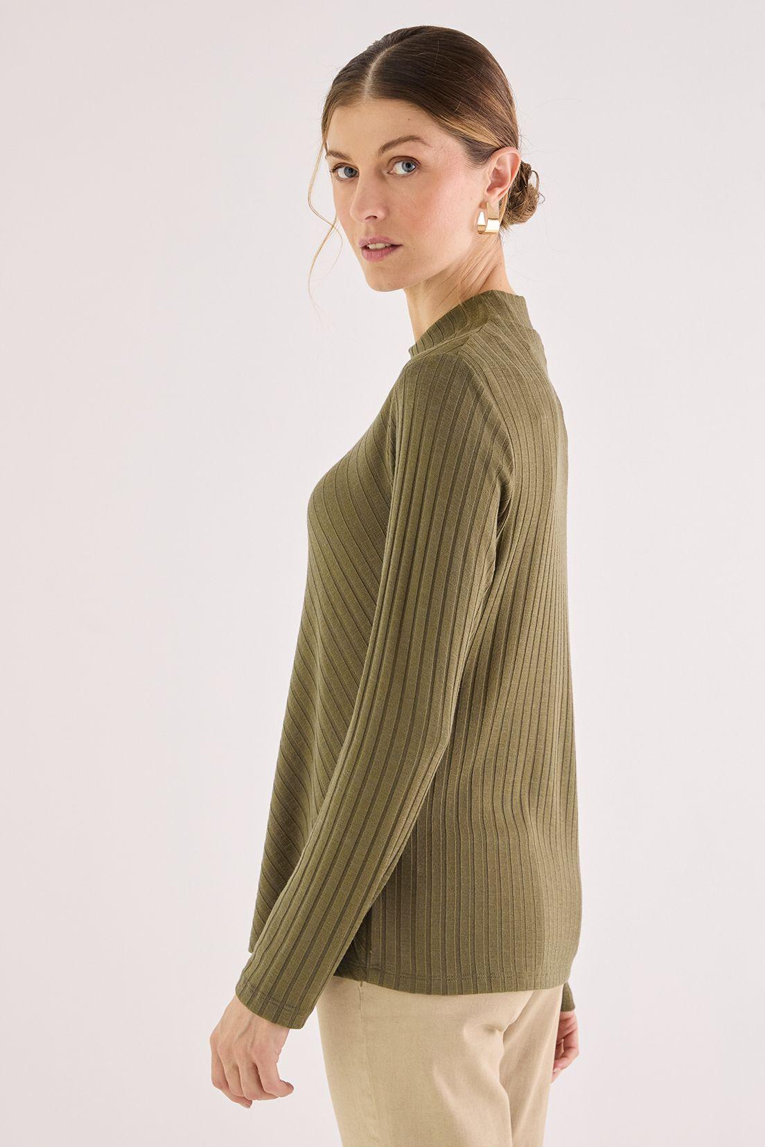 Polera Cuello Alto verde musgo 14202125005107-3