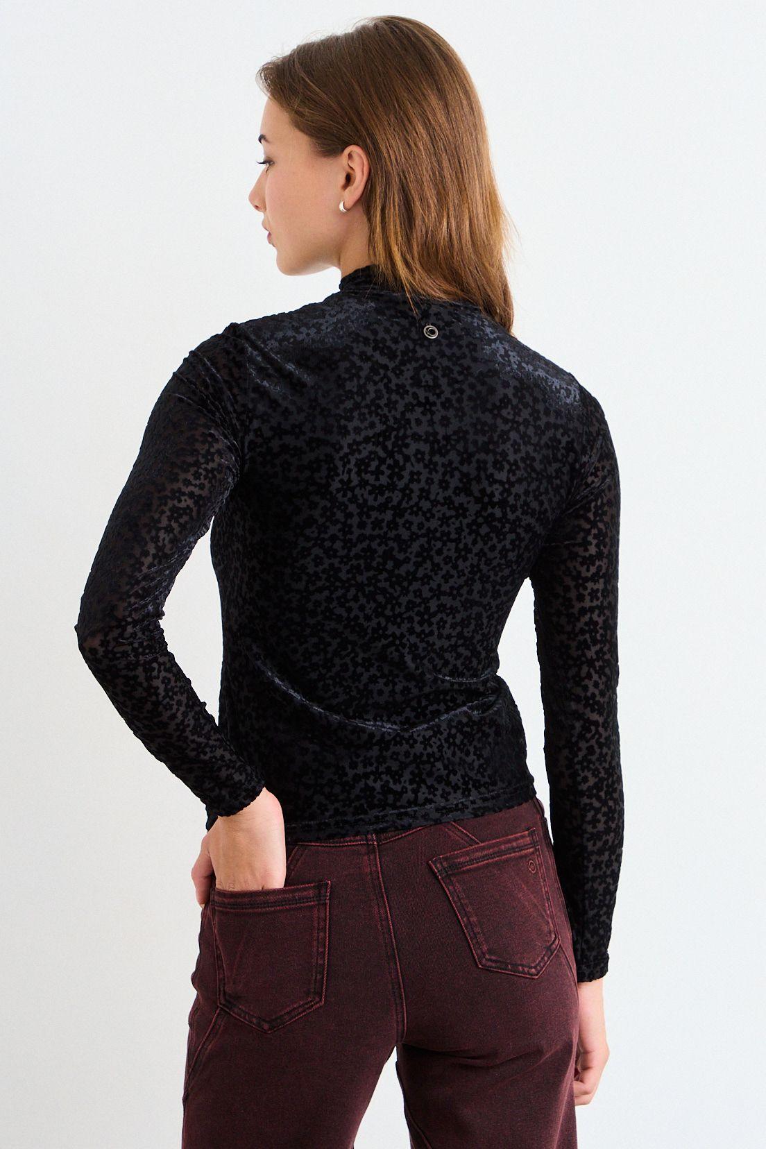 Polera Fantasia Negro iO 14320126003102-2