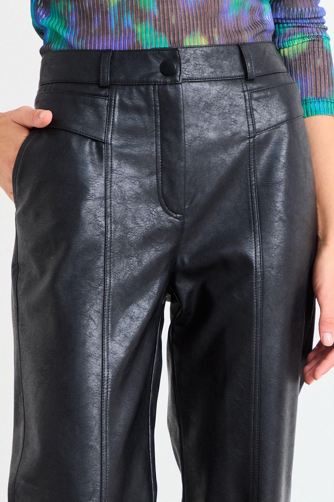 Pantalon Liso Negro iO 11020126060102-2