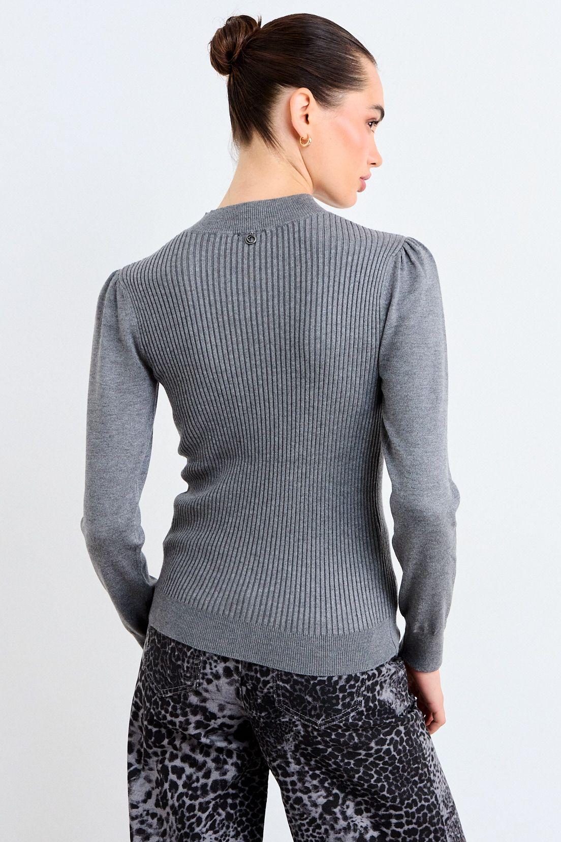 Sweater Liso Gris iO 18120126005113-2