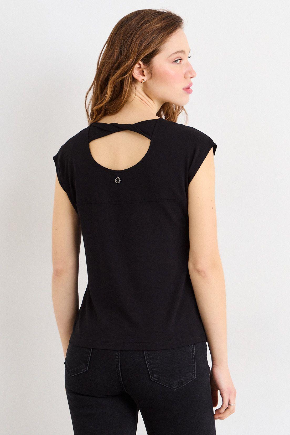 Polera Manga Corta Negro iO 14620226002109-2