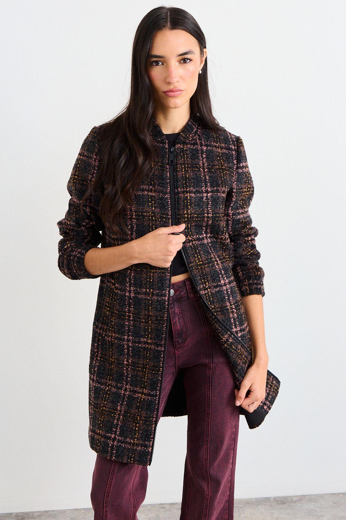 Chaqueton Liso Negro iO 17220126003102-0