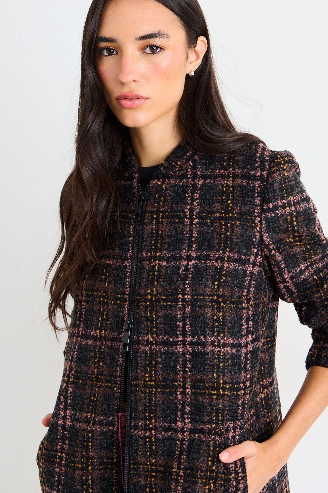 Chaqueton Liso Negro iO 17220126003102-1