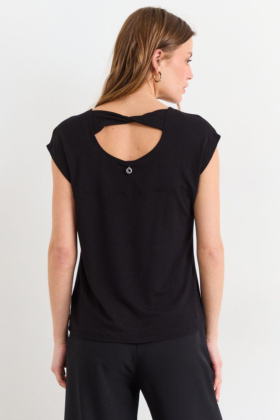 Polera Manga Corta Negro iO 14620226002102-2