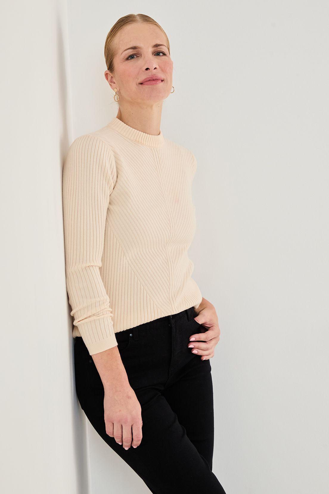 Tejido Cerrado Cuello Alto Beige 18102125004106-0