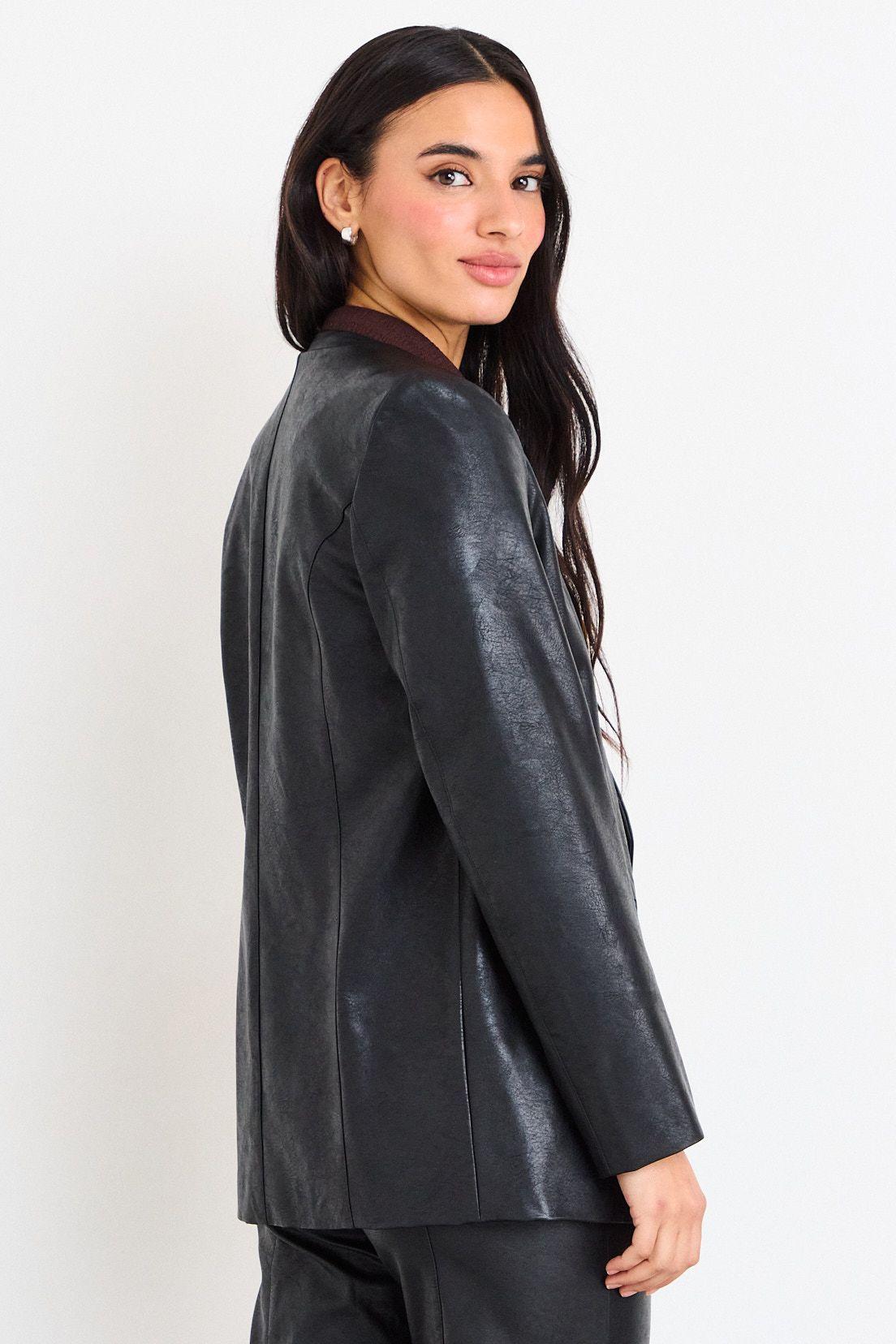 Blazer Liso Negro iO 16020226051102-2