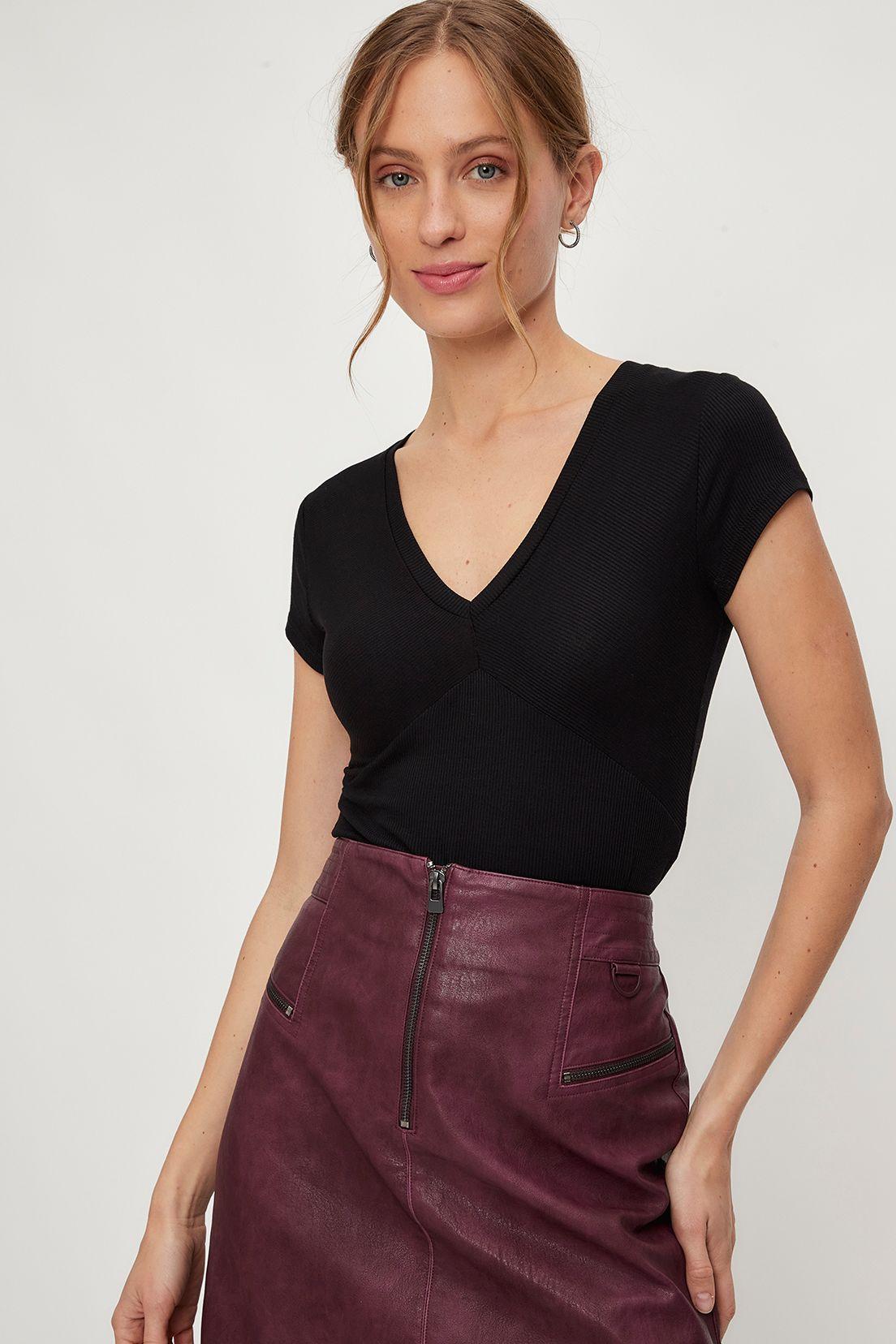 Polera Lisa Negro iO 14220224058102-2