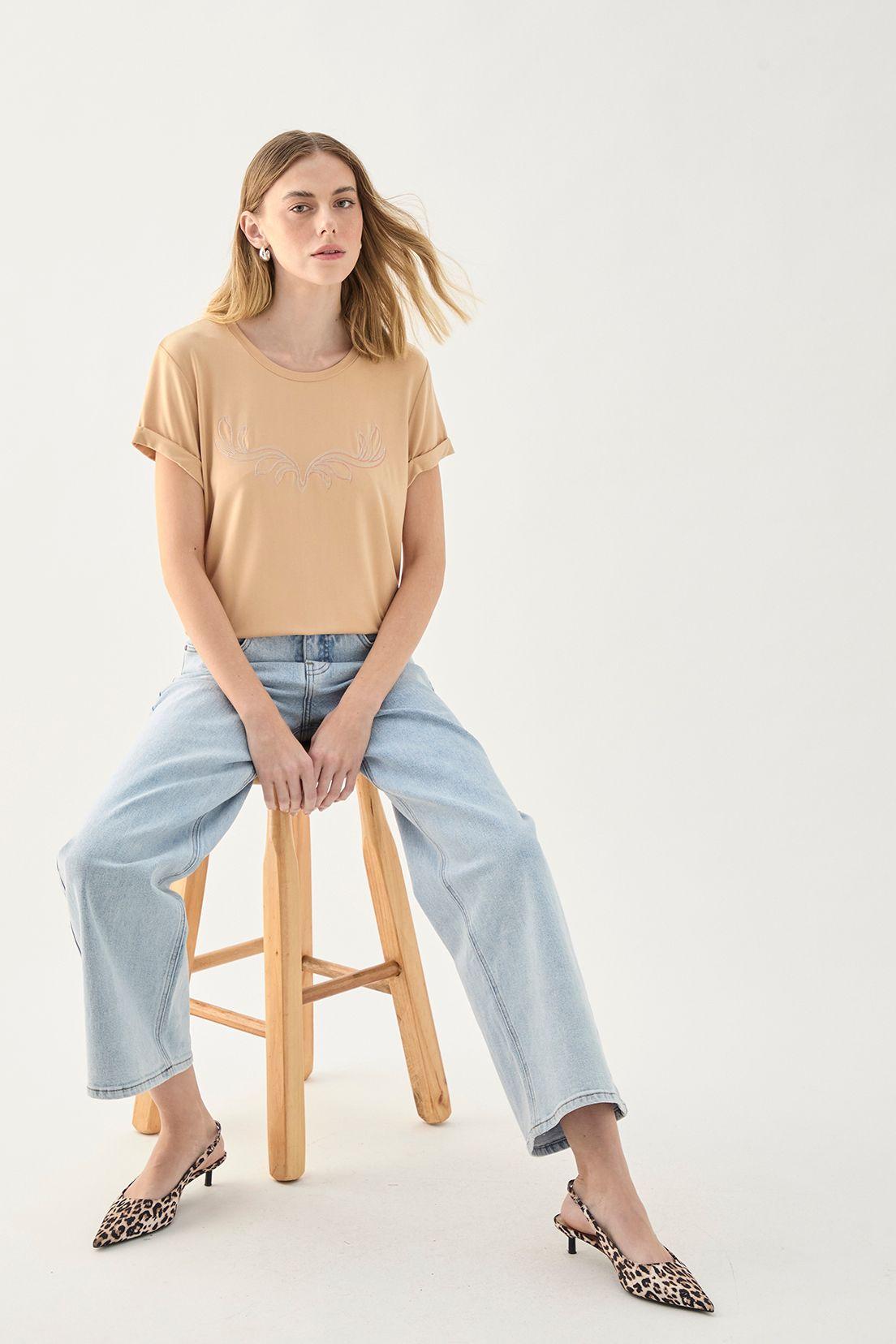 Polera Lisa Bordada Beige 13407125001106-4