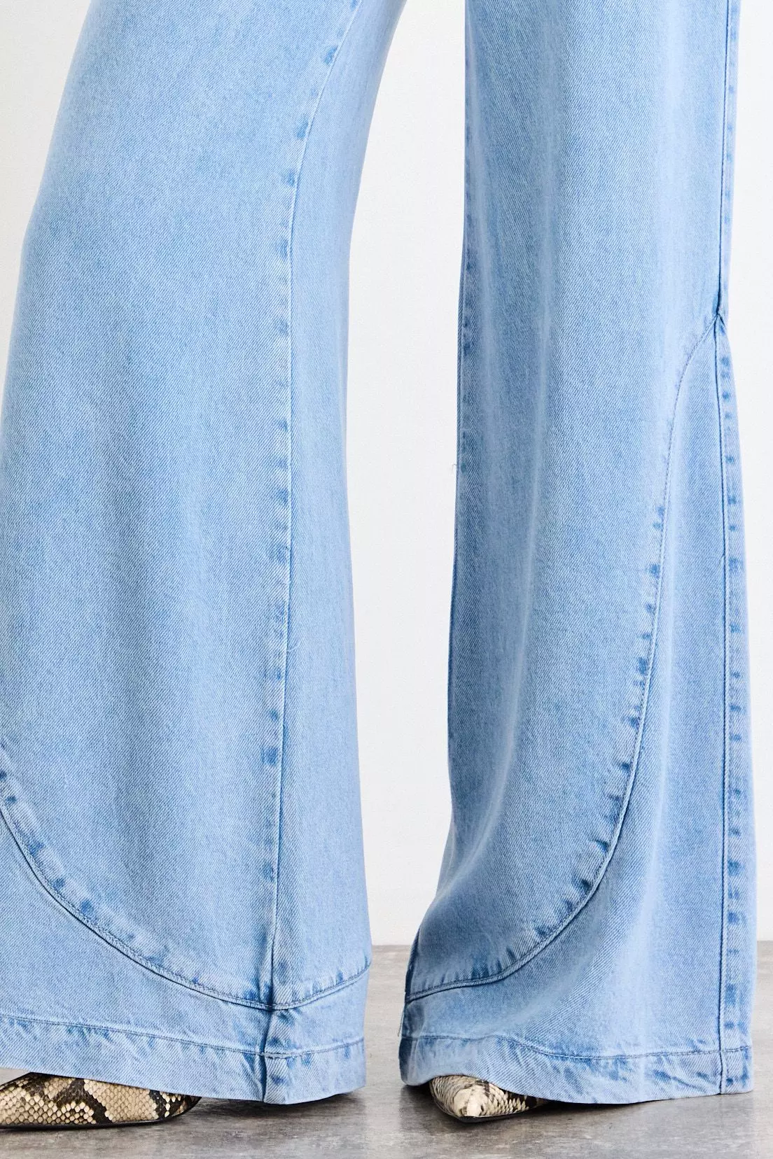 Pantalon Liso Celeste iO 11020226004110-2