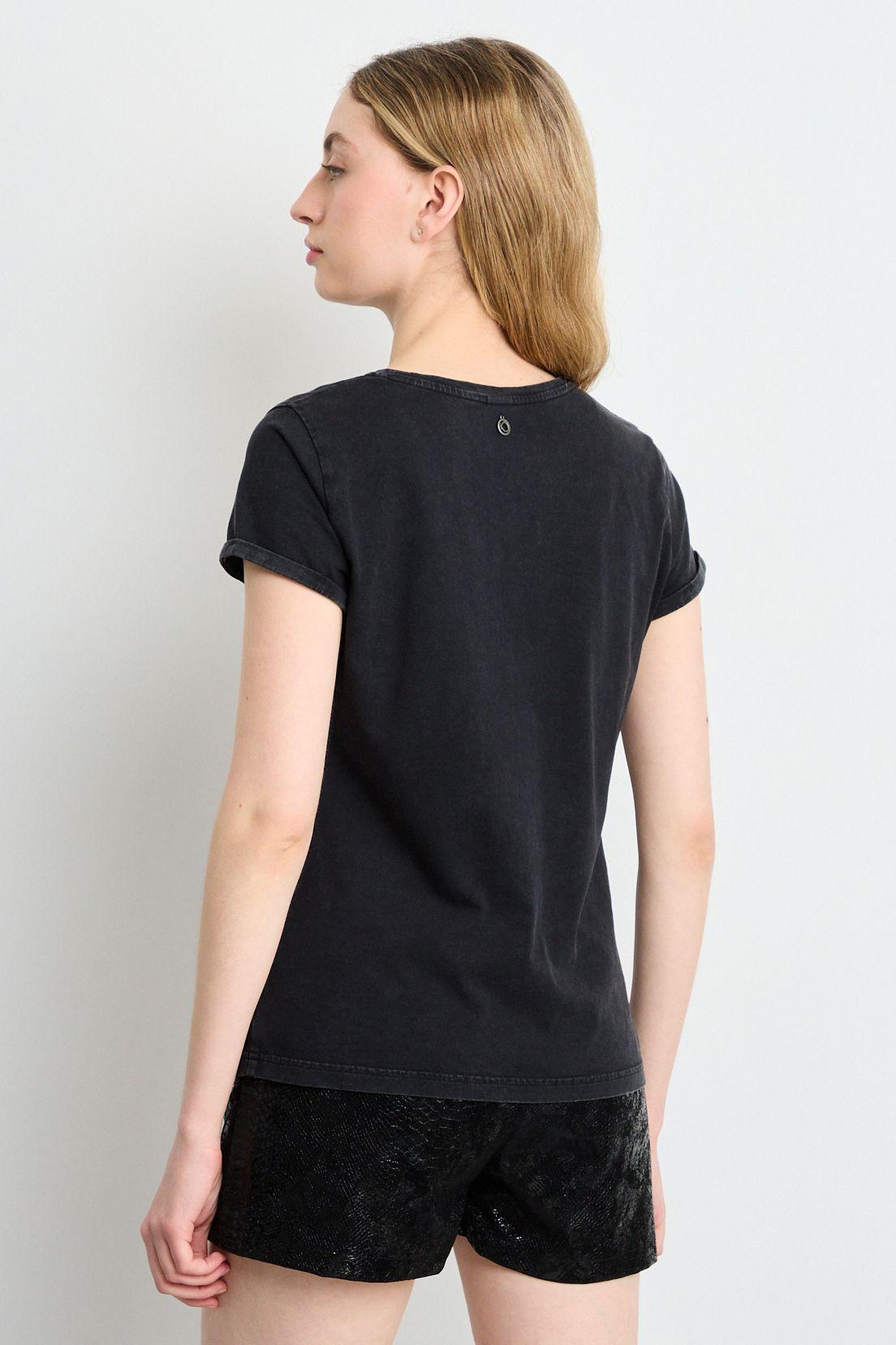 Polera Manga Corta Negro iO 14620225004102-3