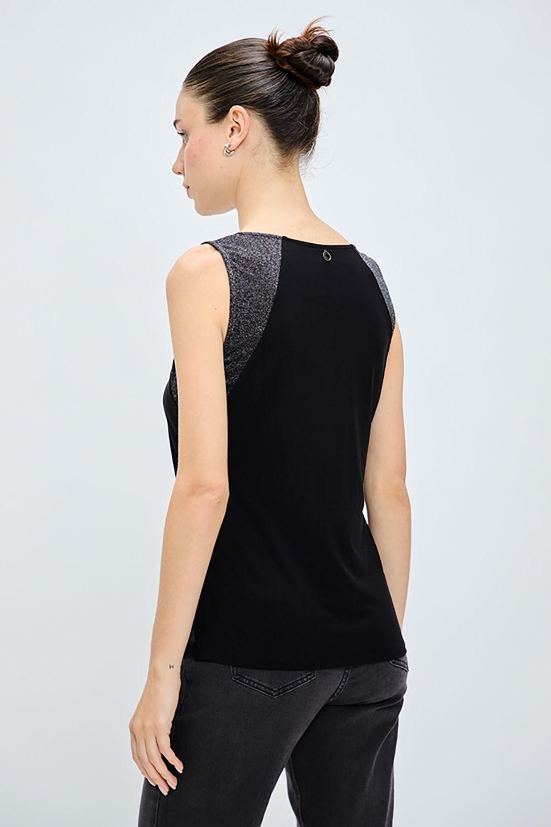 Polera Lisa Negro iO 14220224082102-2