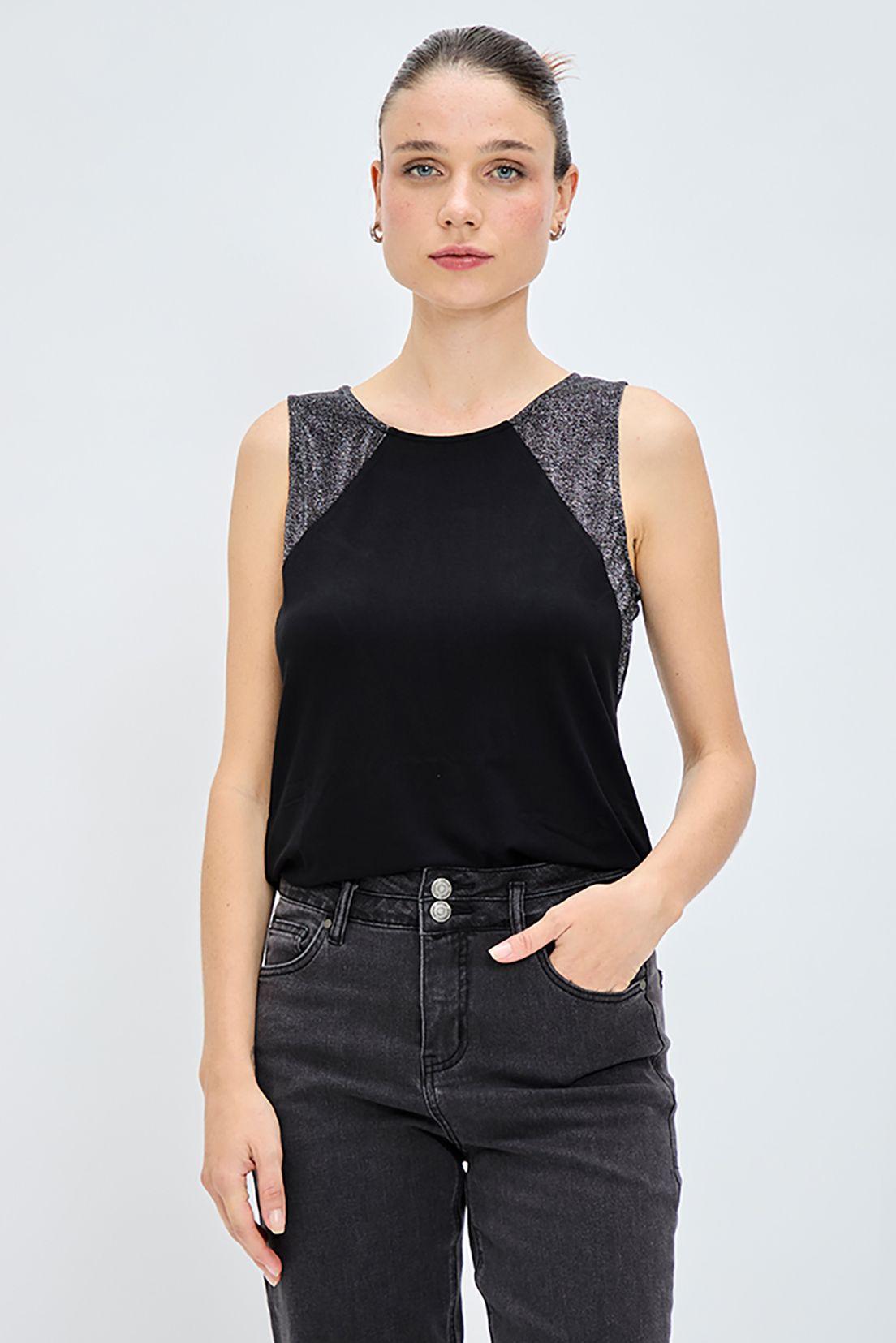 Polera Lisa Negro iO 14220224082102-4