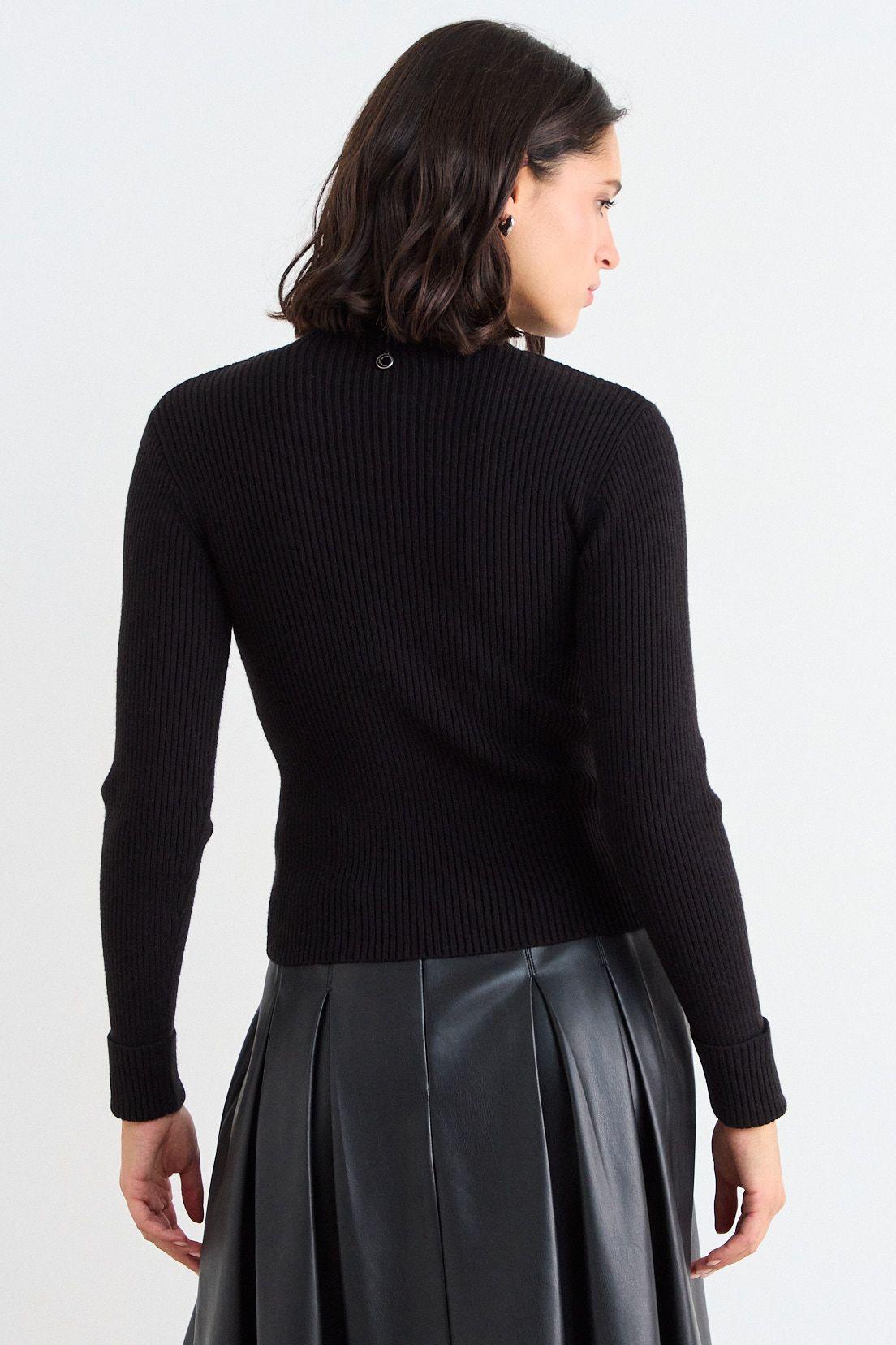 Sweater Liso Negro iO 18120126006102-2