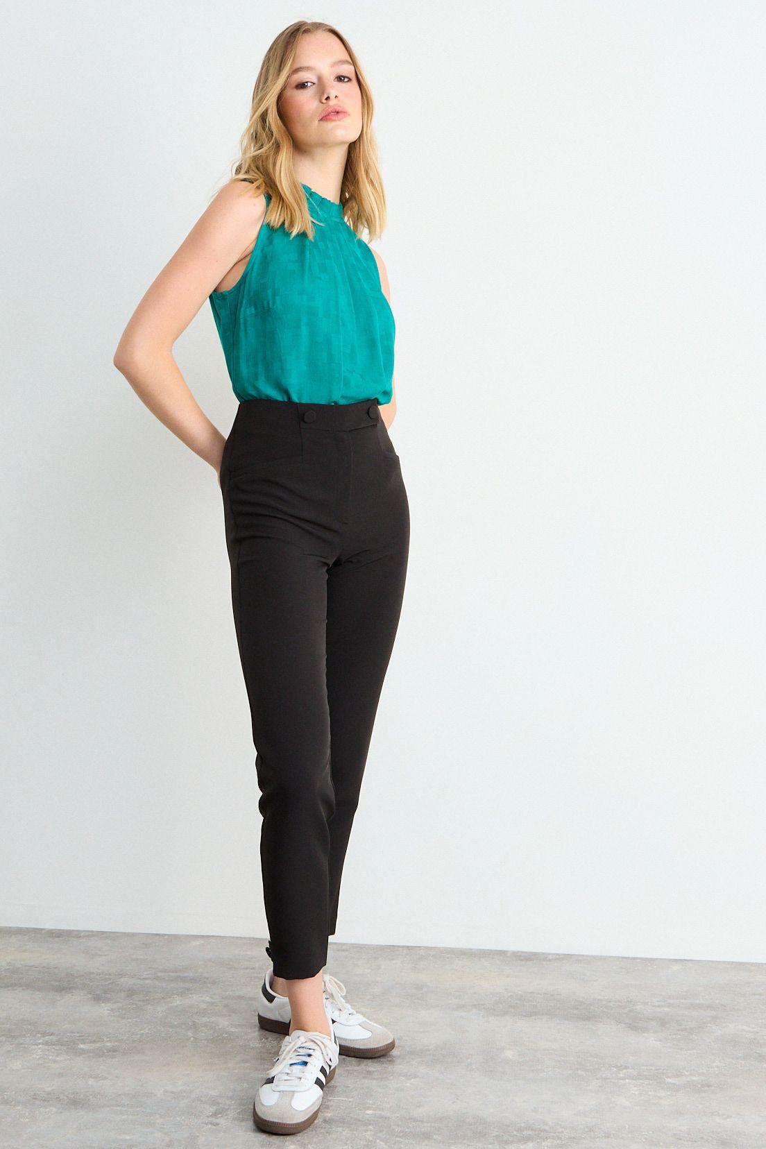 Pantalon Liso Negro iO 11020126052102-4