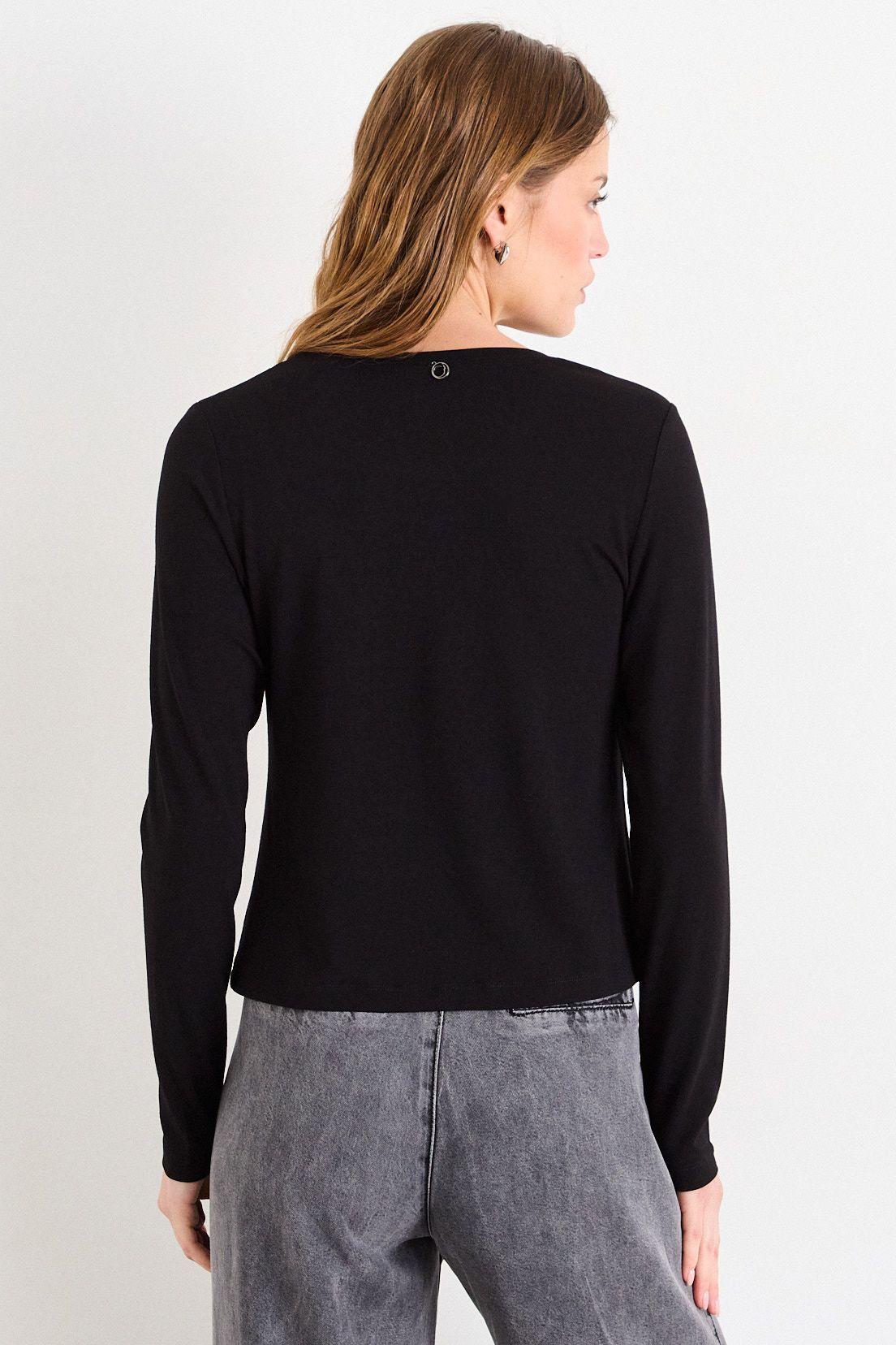 Polera Lisa Negro iO 14220226006102-2