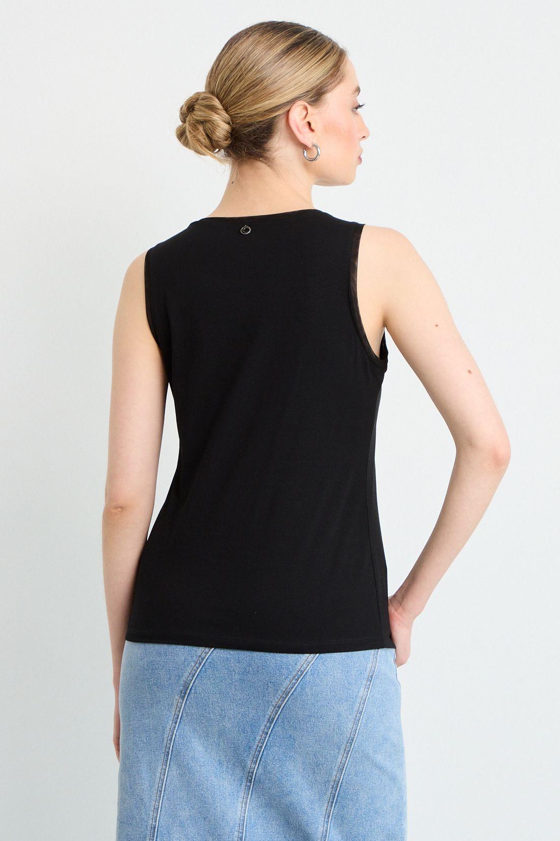 Polera Sin Mangas Negro iO 14220225004102-2