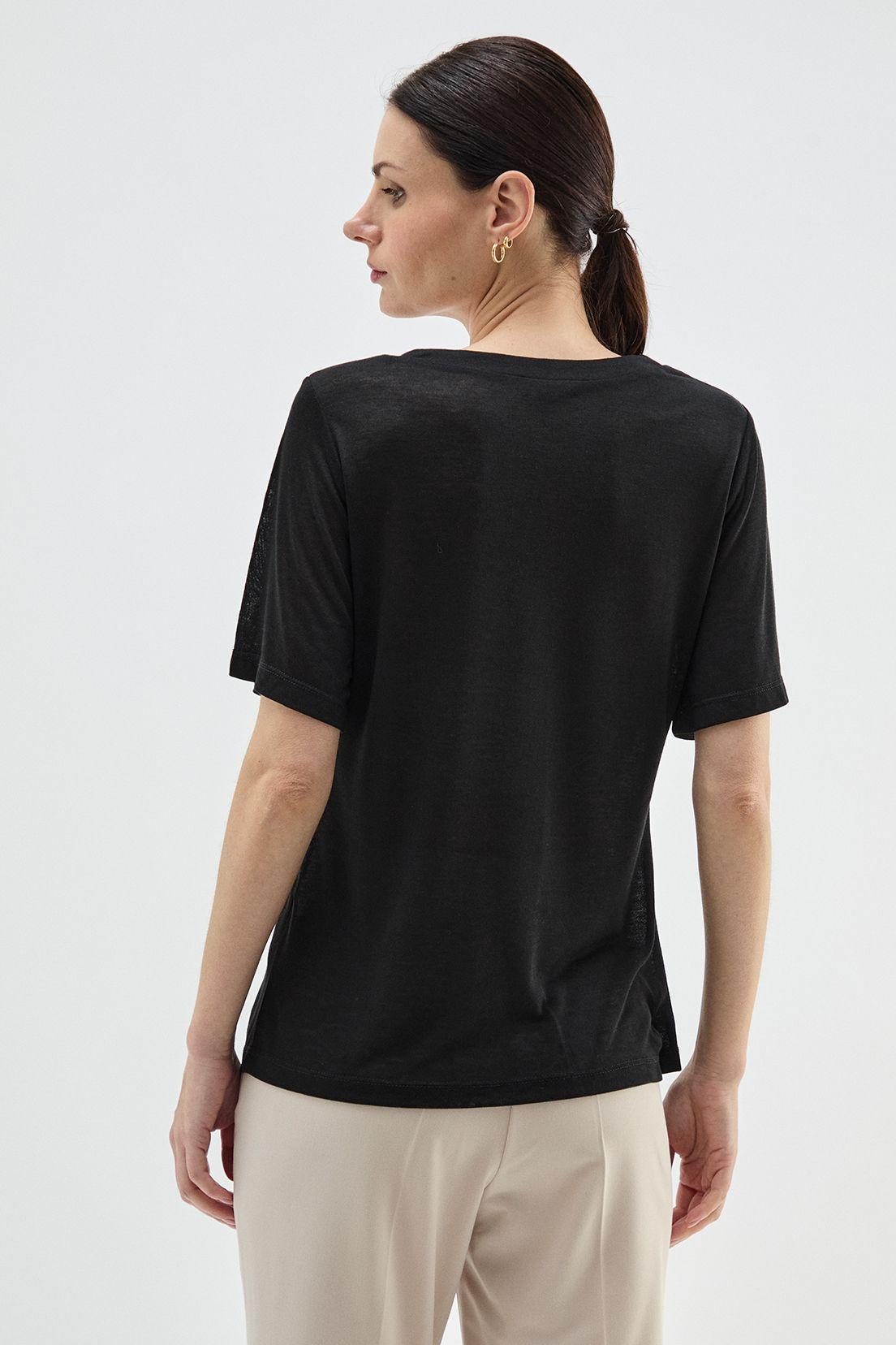 Polera Escorte Redondo Con Botones Decorativos En Delantero Negro Ma Griffe 14202224059102-3