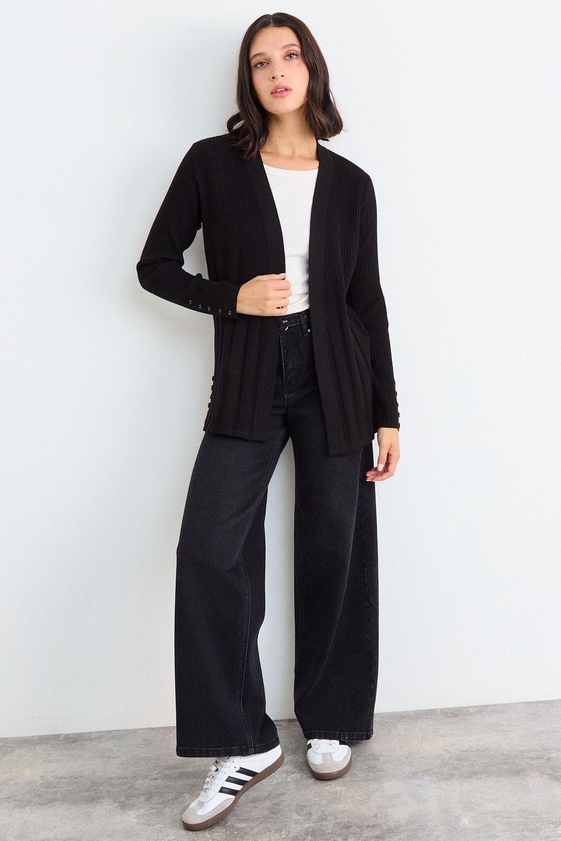 Chaleco Liso Negro iO 18020126010102-3