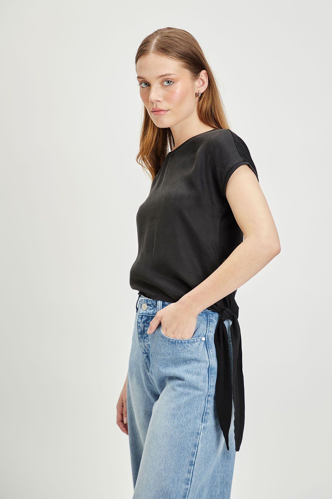 Polera Lisa Negro iO 14220224065102-2
