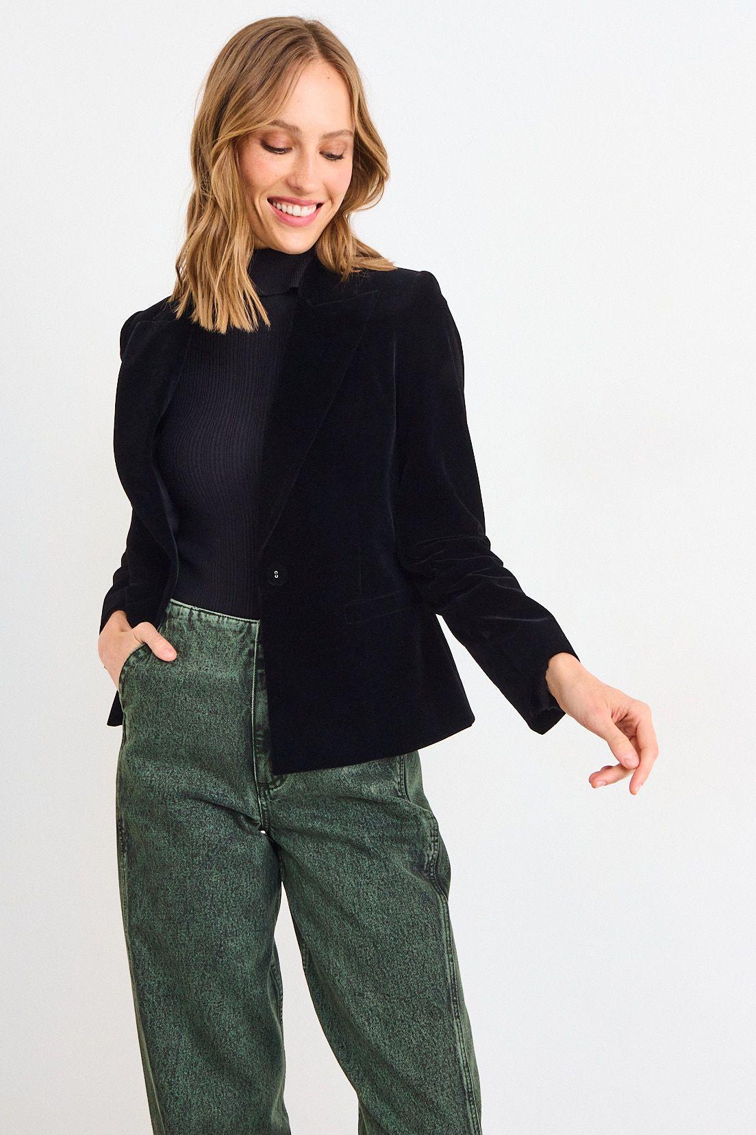 Blazer Liso Negro iO 16020126015102-0