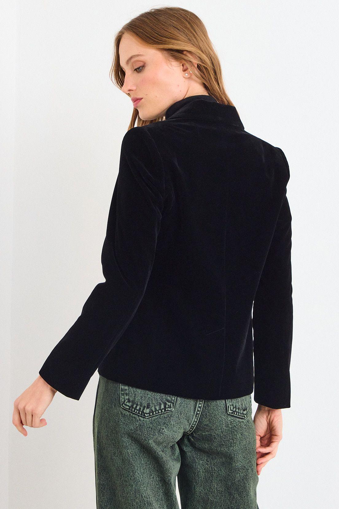 Blazer Liso Negro iO 16020126015102-2