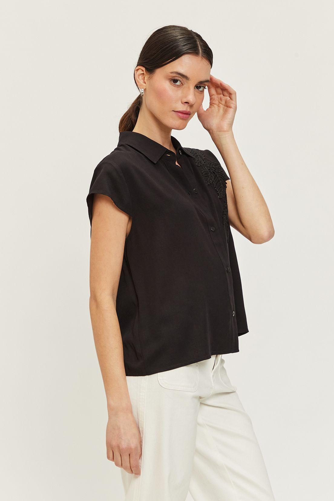 Blusa Camisera Con Bordado Negro Ash 14007224011102-2