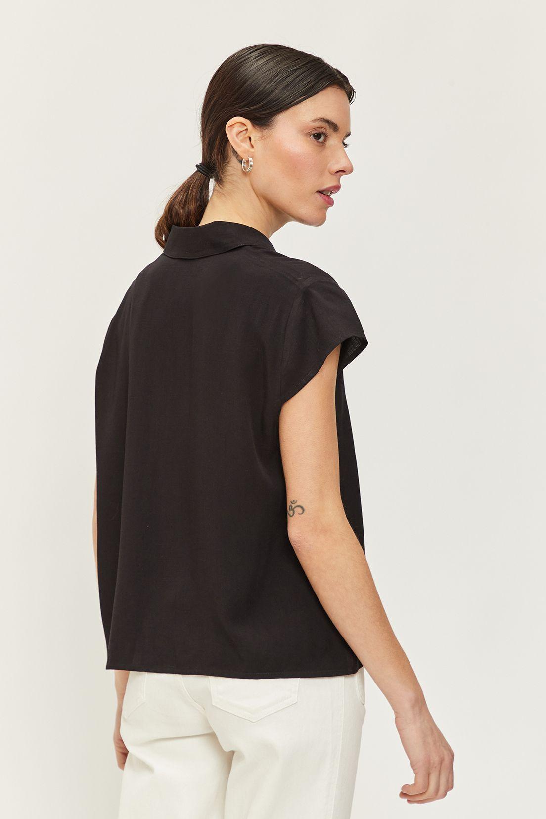 Blusa Camisera Con Bordado Negro Ash 14007224011102-3