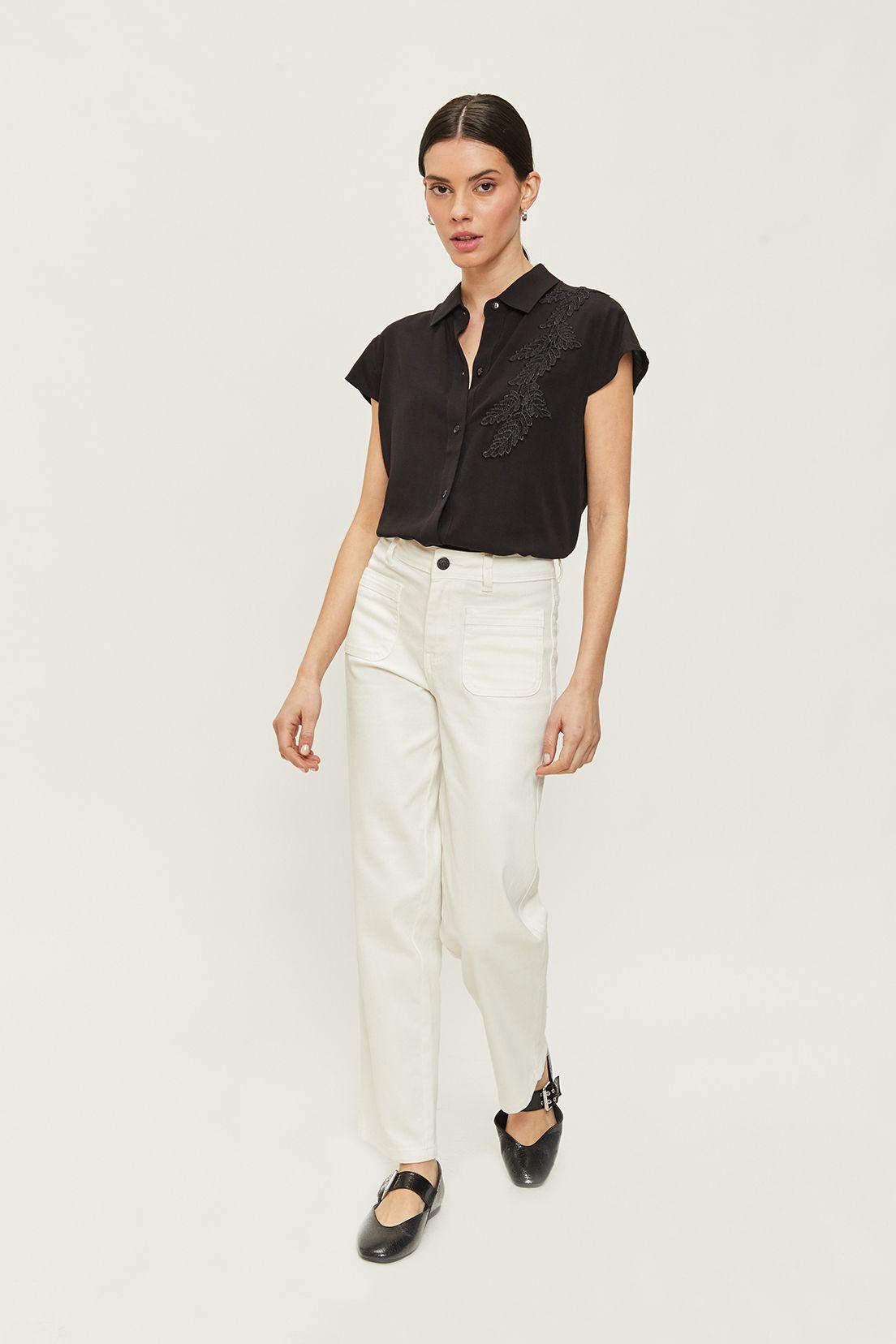 Blusa Camisera Con Bordado Negro Ash 14007224011102-4