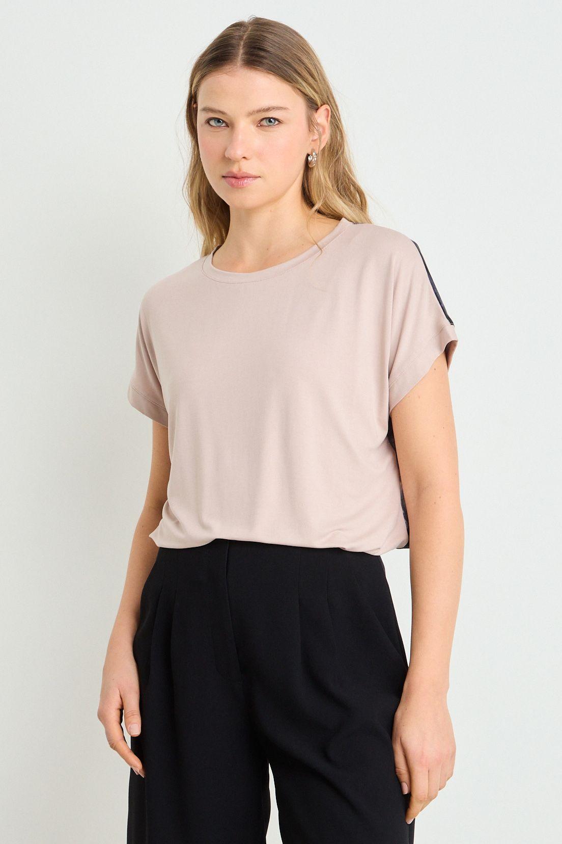 Polera Manga Corta Negro Ash 14307225052102-0
