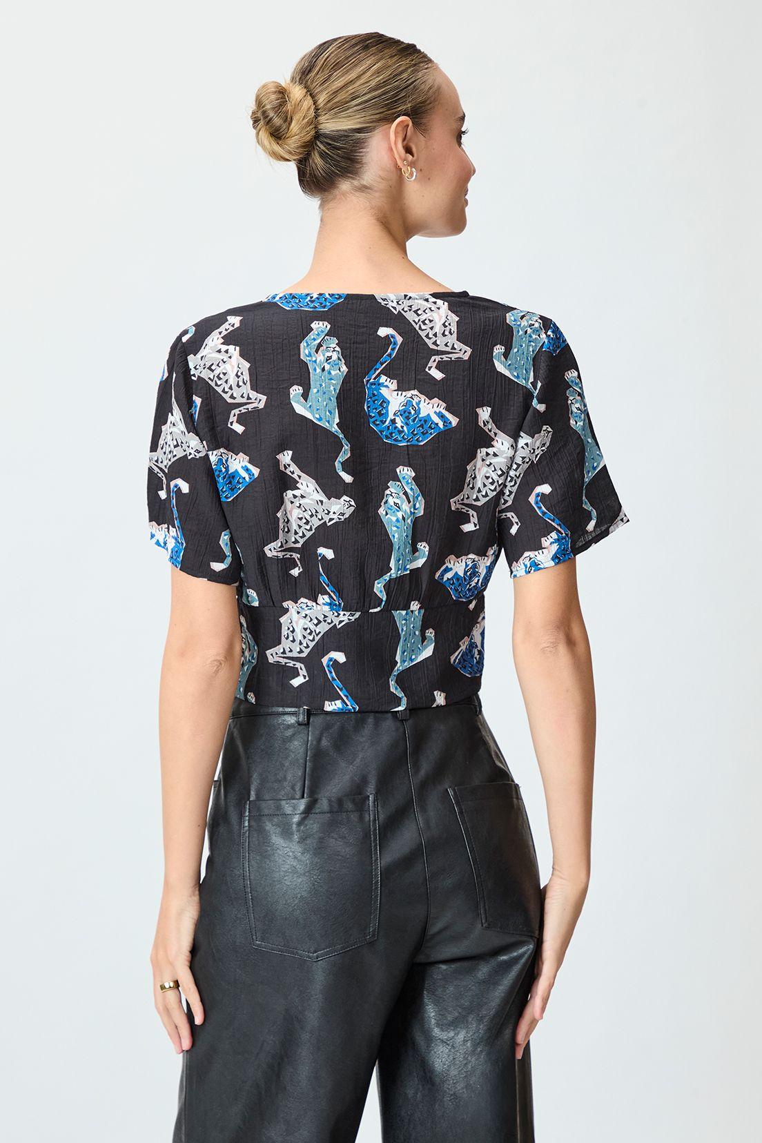 Blusa Fantasia Negro iO 14120125004102-3