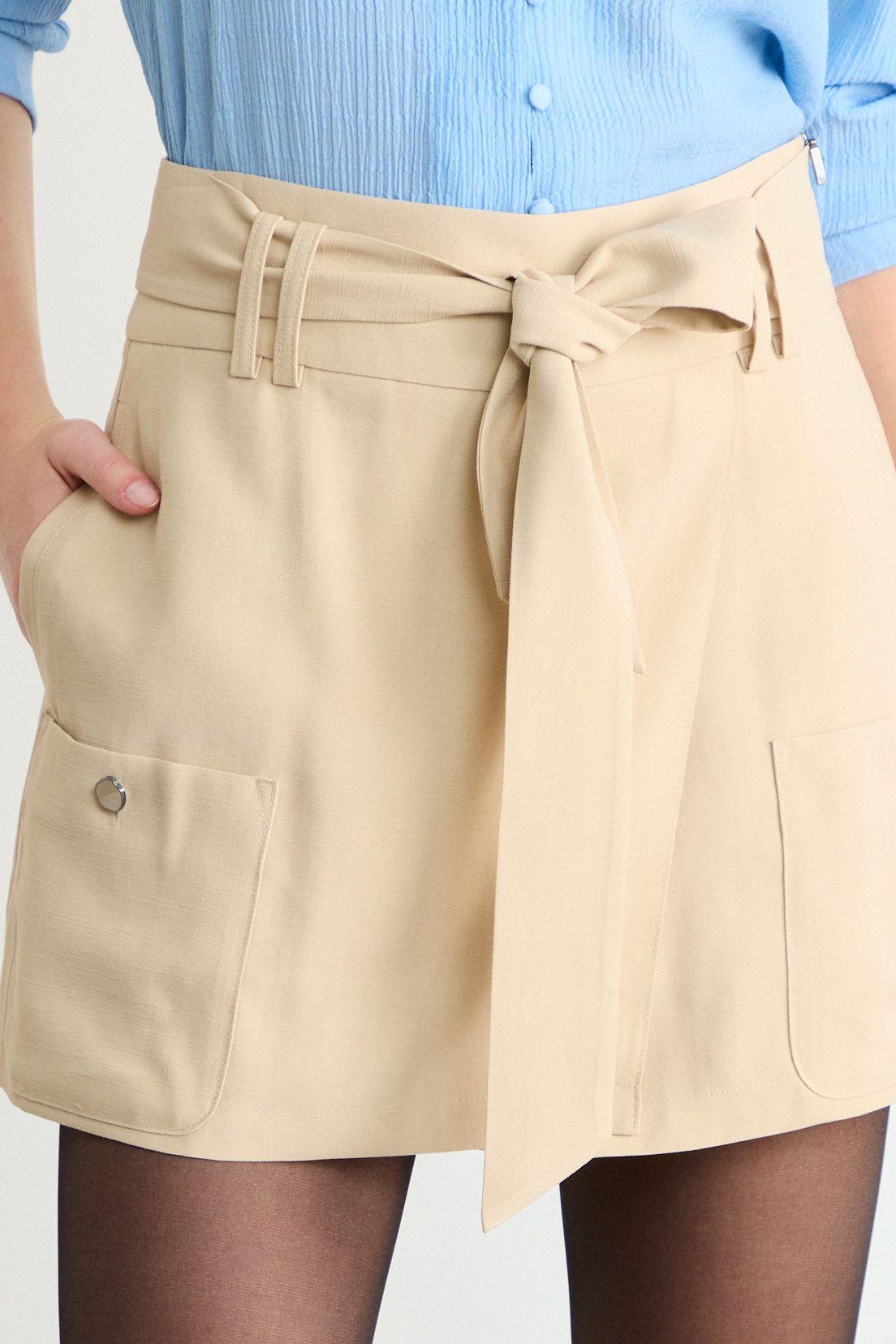 Short Liso Beige iO 11220126002106-1